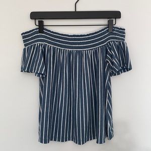 American eagle off the shoulder shirt